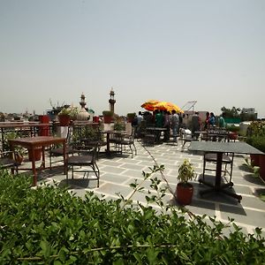 Hotel Hari Piorko - New Delhi Railway Station